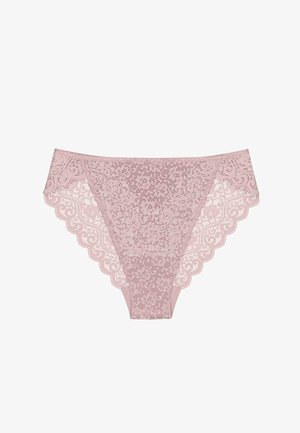 Koronkowe majtki hipsterki w delikatnym różu, zdobione kwiatowymi wzorami, falistymi krawędziami i półprzezroczystą teksturą. Zaprojektowane z myślą o komforcie.