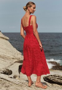 Love & Roses MIDI REGULAR FIT - Nappali ruha - red