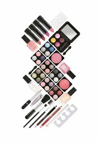 Sminkkollektion som innehåller läppstift, nagellack, ögonskuggspaletter, borstar och tillbehör i nyanser av rosa, lila och beige.