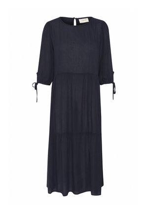 Abito blu navy di media lunghezza con scollo rotondo, maniche a tre quarti e dettagli a legatura ai polsini; design a strati e texture morbida.