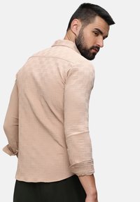 Instafab LEVI - Košeľa - beige