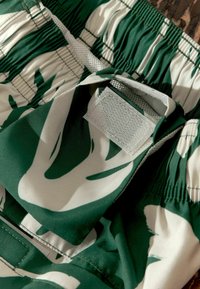 Next REGULAR FIT - Fürdőnadrág - green ecru