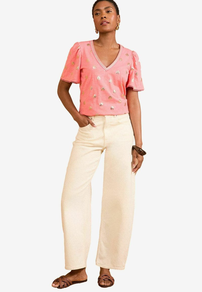 Love & Roses REGULAR FIT - Pluus - coral palm shell foil print