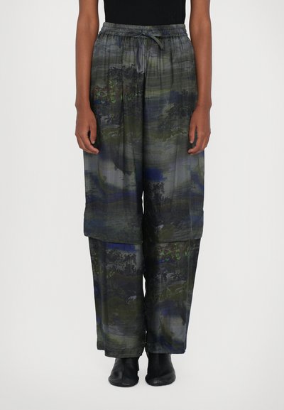 Henrik Vibskov SHANTS PANTS - Housut - grey