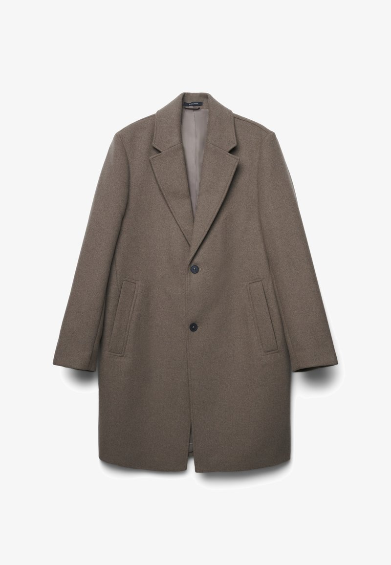 Cappotto in lana marrone a un petto con ampi risvolti, due bottoni neri e due tasche laterali, esposto su sfondo bianco.