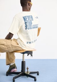 The North Face COORDINATES TEE - T-shirts print - white dune