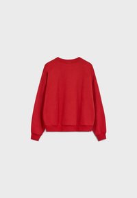 Rode sweatshirt, katoenmix, ronde hals, verlaagde schouders, ribgebreide boorden en onderkant, effen kleur, minimalistisch ontwerp, zachte textuur.