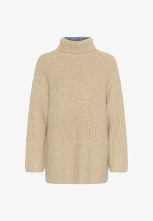 Pull en maille épaisse beige avec un col roulé côtelé haut, des épaules tombantes et une coupe décontractée ; il présente un motif tissé texturé.