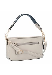 Hellgraue Lederhandtasche mit abnehmbarem navyfarbenem Henkel, goldfarbenen Beschlägen, einer Reißverschlussfronttasche und verstellbarem Umhängegurt.