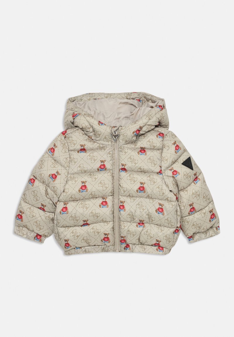 Beige barns pufferjakke med hette, dekket av små teddy bear-mønstre og et quiltet mønster, med en frontglidelås.
