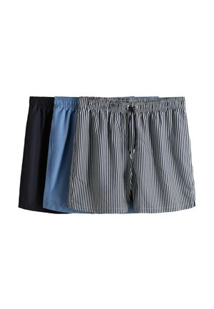 Drei Paar Herren-Shorts mit elastischem Bund in Schwarz, Blau und schwarz-weißen vertikalen Streifen mit Kordelzug, nebeneinander angeordnet.