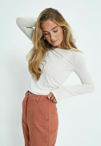 Desires BOB BOATNECK - Ilgarankovis viršutinės dalies drabužis - gardenia