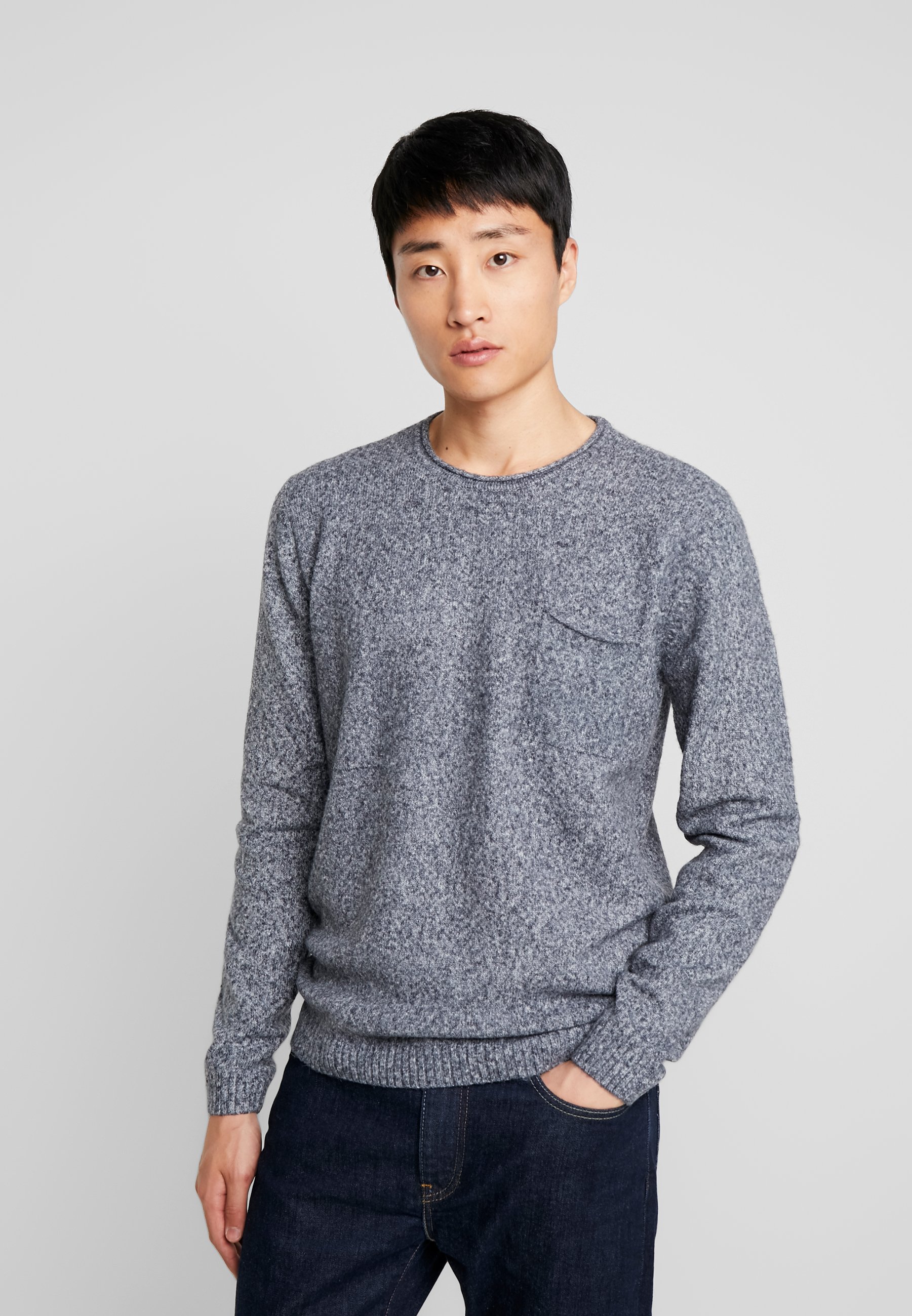 Solid online | Den nye kolleksjonen på Zalando Solid JOEY O-NECK POCKET - Strikkegenser - navy mela