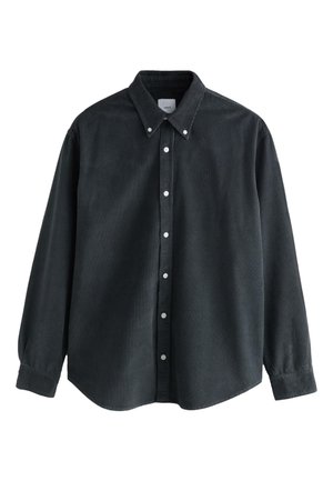 Črna dolgo sleevec srajca z gumbi in ovratnikom z zaskočno zaponko ter belimi gumbi, prikazana na belem ozadju.