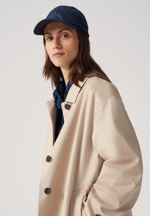 Cap - global blue