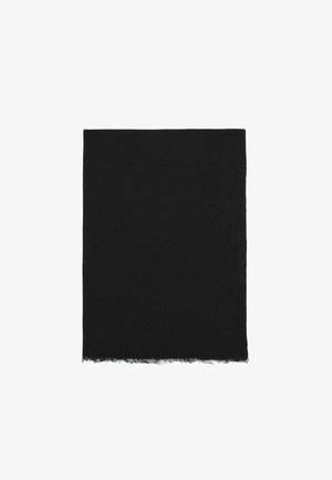 Écharpe rectangulaire noire en matière douce, avec un bord à franges. La surface est lisse, de couleur unie et sans motifs apparents.