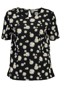 Svart kortärmad blus med ett blommigt mönster av vita prästkragar med gula mitten, nyckelhålsringning och något lös passform.