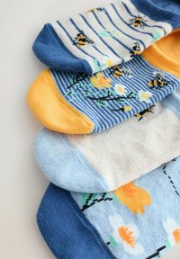 Ei valittu, navy ochre bee