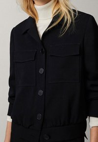 Massimo Dutti Let jakke / Sommerjakker - black
