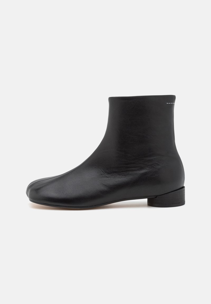 MM6 Maison Margiela Kotníkové boty - black