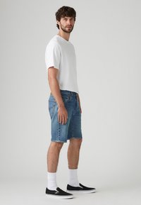 Thumbnail Image 4