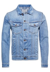 Hellblaue Jeansjacke mit klassischem Design. Verfügt über zwei Brusttaschen, eine Druckknopfverschluss vorne und einen spitzen Kragen. Strukturierter Stoff.