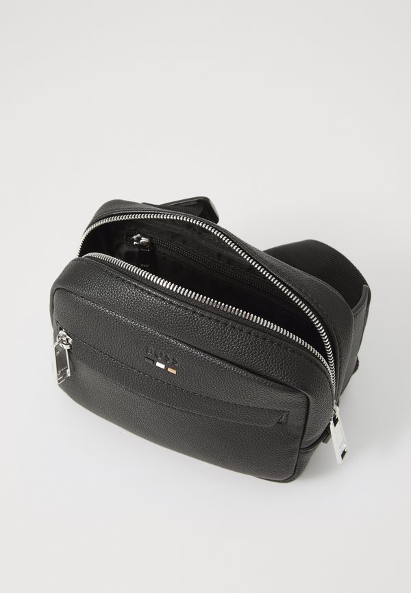 RAY - Cross body bag3