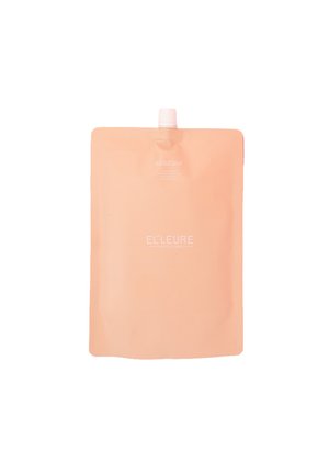 Perzikkleurige knijpzak met witte dop, gelabeld met "ELLEURE" en "Beaucoup," waarschijnlijk bevat het een cosmetisch- of haarverzorgingsproduct.