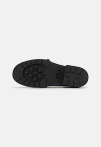 COACH LEAH QUILTED LOAFER - Mokasīni - grey blue