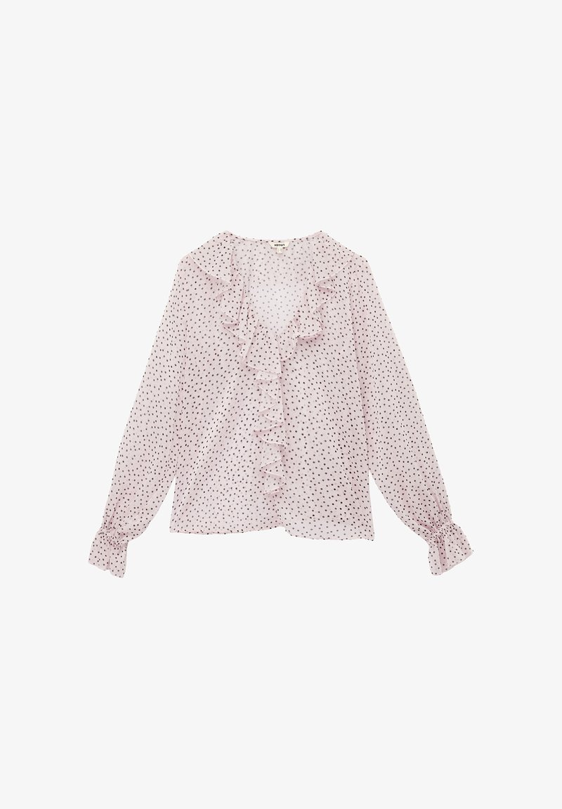 Lys pink blouse lavet af gennemsigtig stof, med en flæset halsudskæring, lange ærmer med puffede manchetter og spredte mørke polka dots.