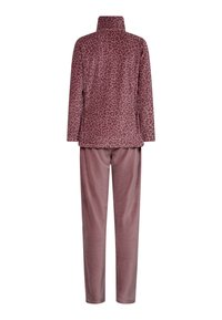 Voksen loungewear sæt i mauve med leopardprint. Jakken har høj krave og lange ærmer; bukserne er lige snit med en blød tekstur.