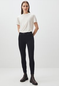 Jimmy Key - Jeansy Slim Fit