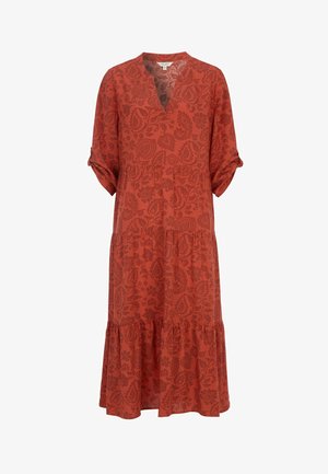 Rode midi-jurk met bloemenpatroon, V-hals, geplooide lagen en opgerolde driekwartmouwen.