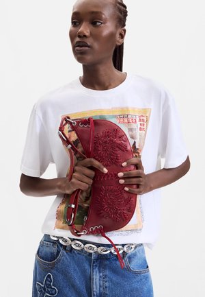 Desigual, MEDIUM EMBROIDERED BAG - Kabelka - red