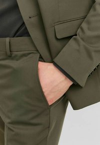 Jack & Jones PREMIUM JPRFRANCO TROUSER - Pantalones chinos - grape leaf