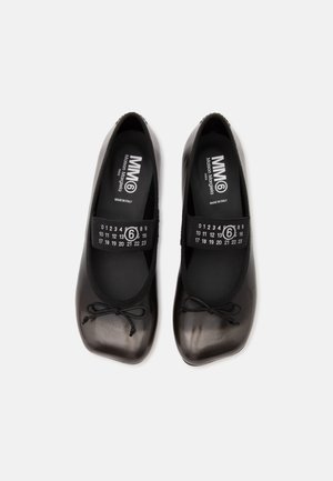 MM6 Maison Margiela, - Baleriny z zapięciem