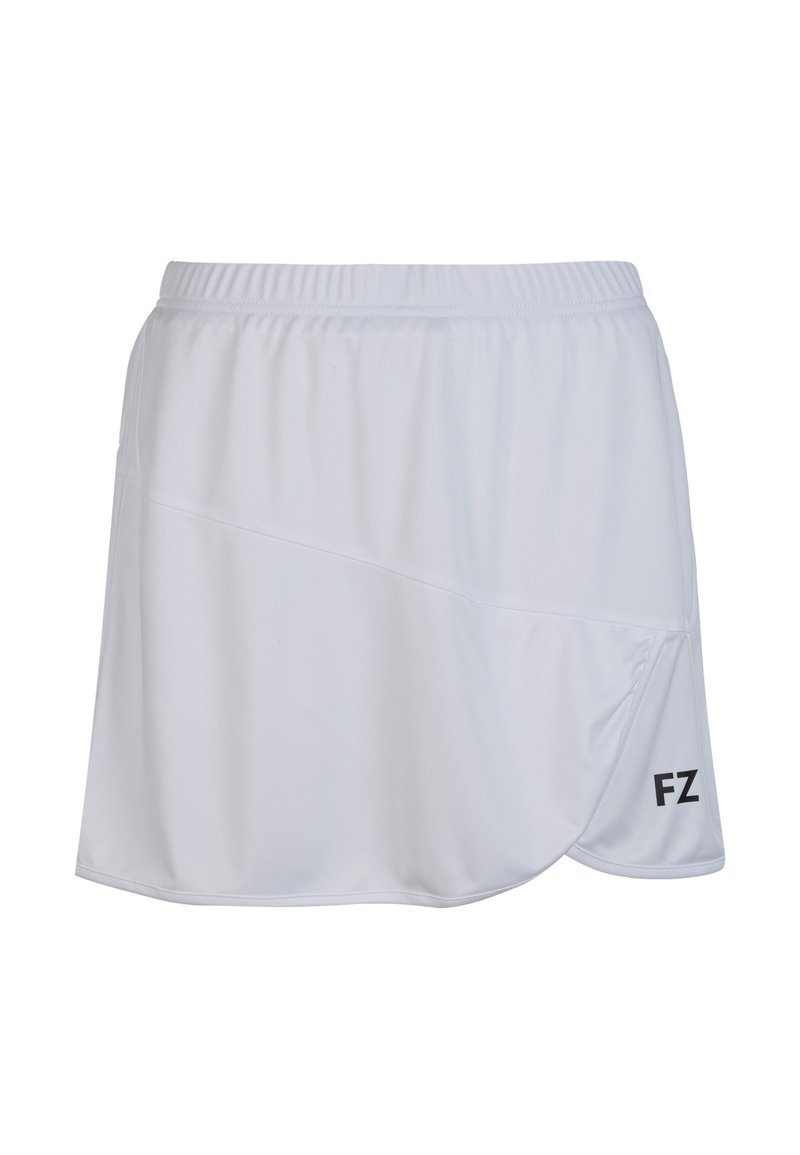 Hvid sportsnederdel med tekstureret overflade, der har en elastisk talje og en skrå kant. Sort "FZ" logo på nederste højre side.