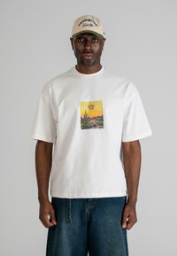 Thumbnail Image 9