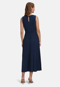Betty & Co Maxikleid - dunkelblau
