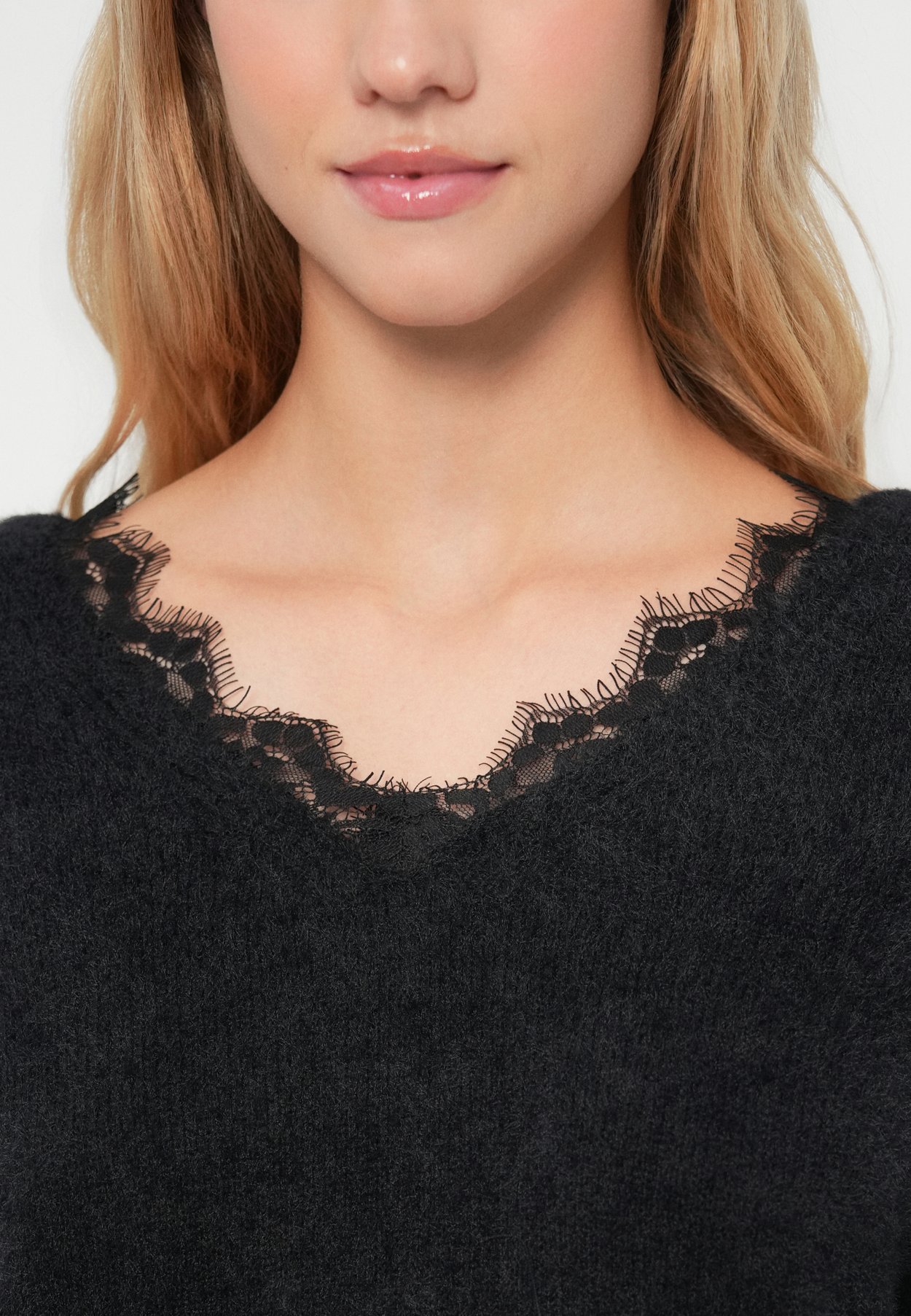ONLPIUMO V NECK