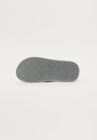 Thumbnail Image 5