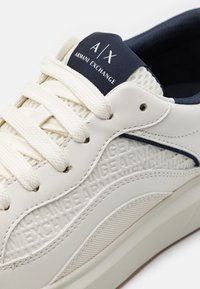Armani Exchange Trainers - white