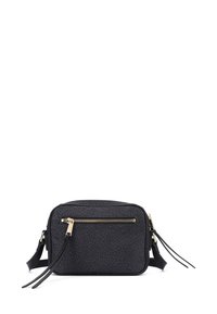 Borsa a tracolla sintetica nera con una forma rettangolare, dettagli con cerniera dorata e due cinghie appese sui lati.
