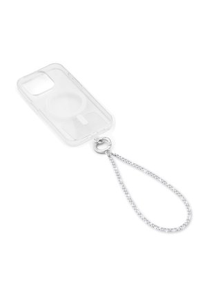 Klar gennemsigtig telefonetui med en cirkulær ringholder og fastgjort sølvkæde på en hvid baggrund.