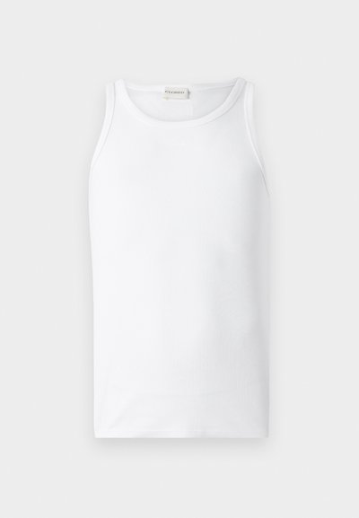Un débardeur blanc, en tissu coton côtelé, avec un col rond et une coupe sans manches, texture lisse et sans motifs visibles.