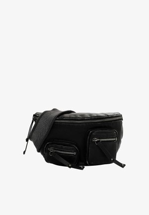 Černá látková taška přes rameno s oblým tvarem. Má dvě přední kapsy na zip, horní zip a vzorovaný nastavitelný popruh.