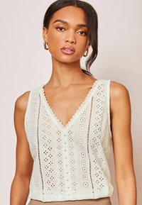 Lipsy BRODERIE REGULAR FIT - Blúzka - white