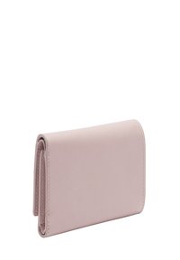 Portafoglio in pelle rosa con texture liscia, forma rettangolare e bordi cuciti. Presenta un design a piegatura per una chiusura sicura.