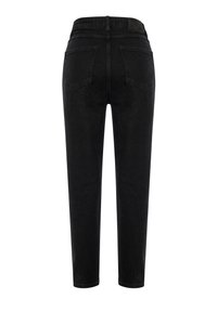 Vaqueros de denim negro con un ajuste Slim, cintura media y bolsillos traseros. Textura suave con un detalle de costura mínima y una cinturilla lisa.