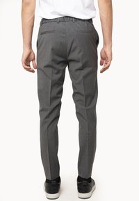 Drudd Italia D-GOLDES - Stoffhose - grey